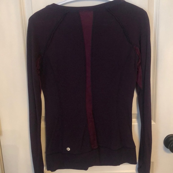 Excellent Condition 9/10 Lululemon Full Tilt LS - Picture 7 of 14